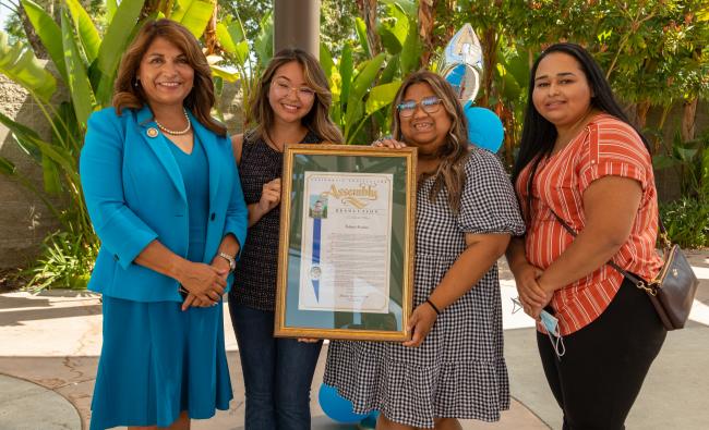 Assemblywoman celebrates Kelley's Kookies for their years of service and community involvement