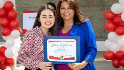 Assemblywoman Quirk-Silva presents certificates to graduates