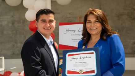 Assemblywoman Quirk-Silva presents certificates to graduatesAssemblywoman Quirk-Silva presents certificates to graduates