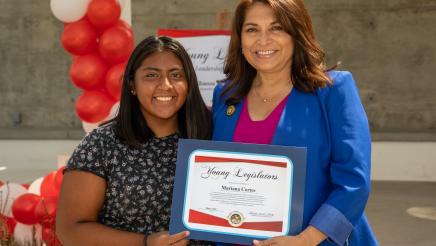 Assemblywoman Quirk-Silva presents certificates to graduates